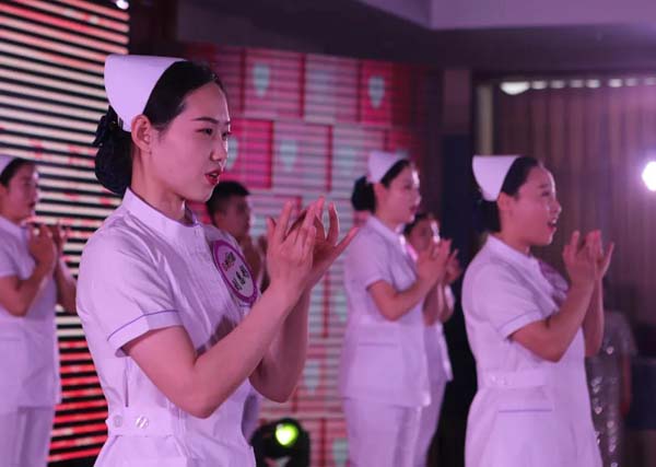 适合护士节表演的手语图片